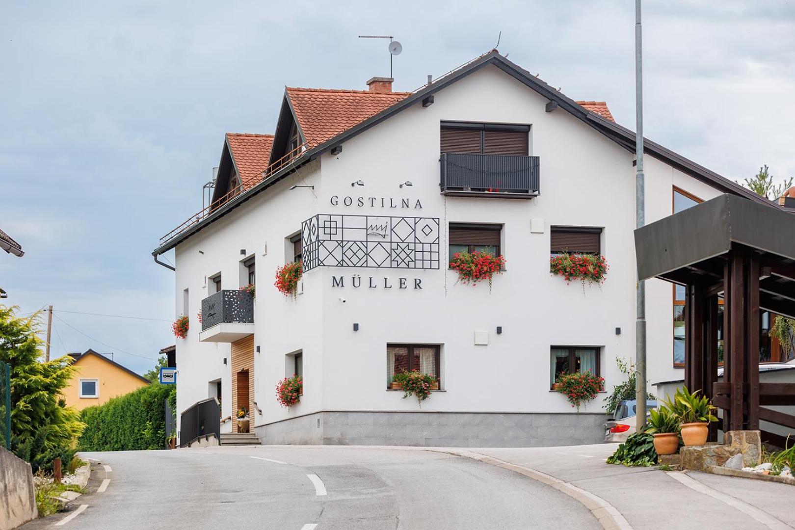 Gostilna Mueller Hotel Črnomelj Kültér fotó